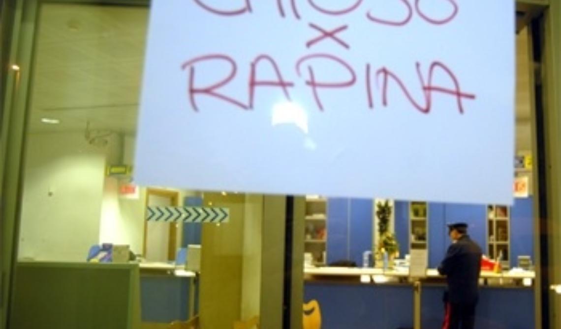Cerignola, rapina all'ufficio postale 
