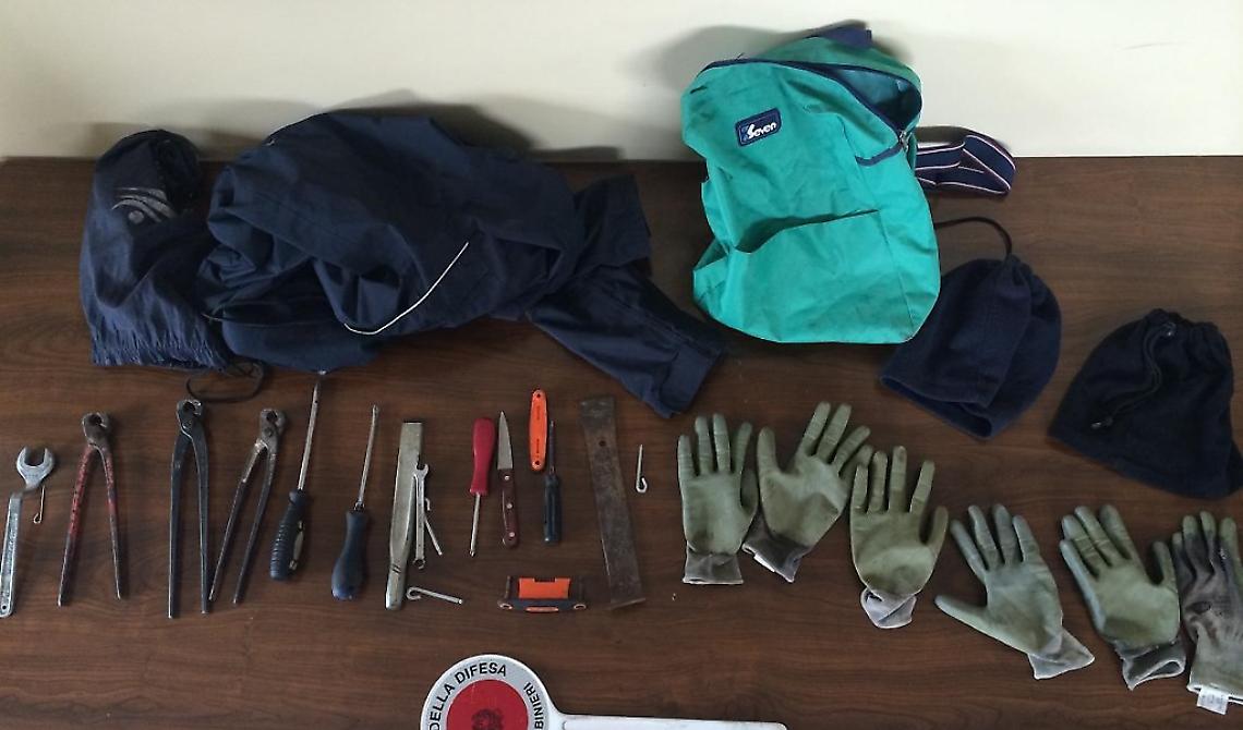 Sorpresi a rubare ferro nell'ex Enichem: 4 arresti