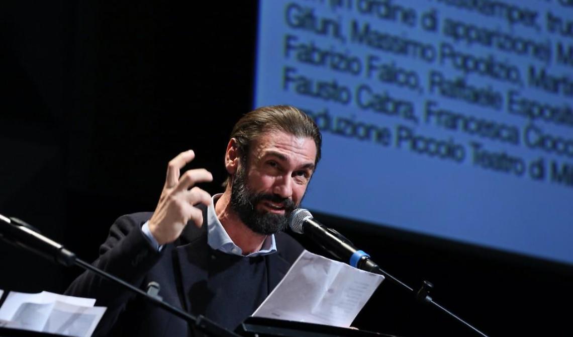 Straordinario Fabrizio Gifuni nell'epopea della "Lehman Brothers" affossata dalla presunzione