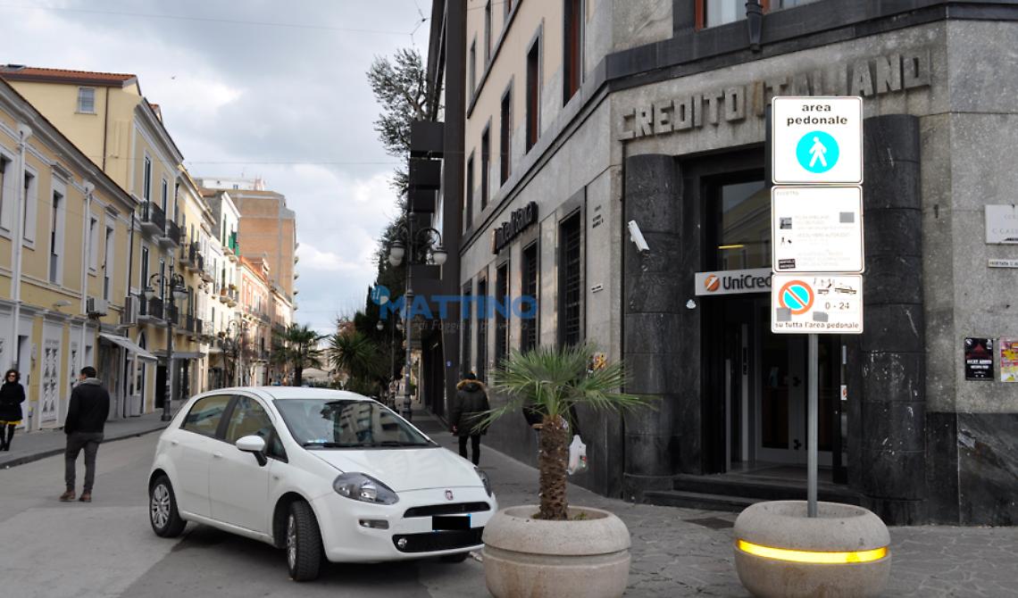 Furto caveau Unicredit: banditi rubano hard disk della videosorveglianza