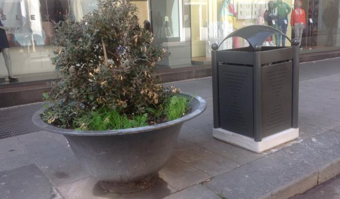 Parte l'operazione "Foggia più pulita" con l'installazione di 100 nuovi cestini per i rifiuti