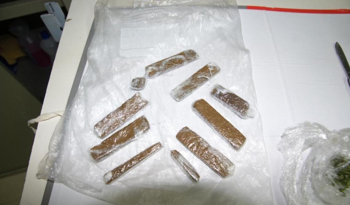 A spasso con panette di hashish: arrestato pregiudicato foggiano