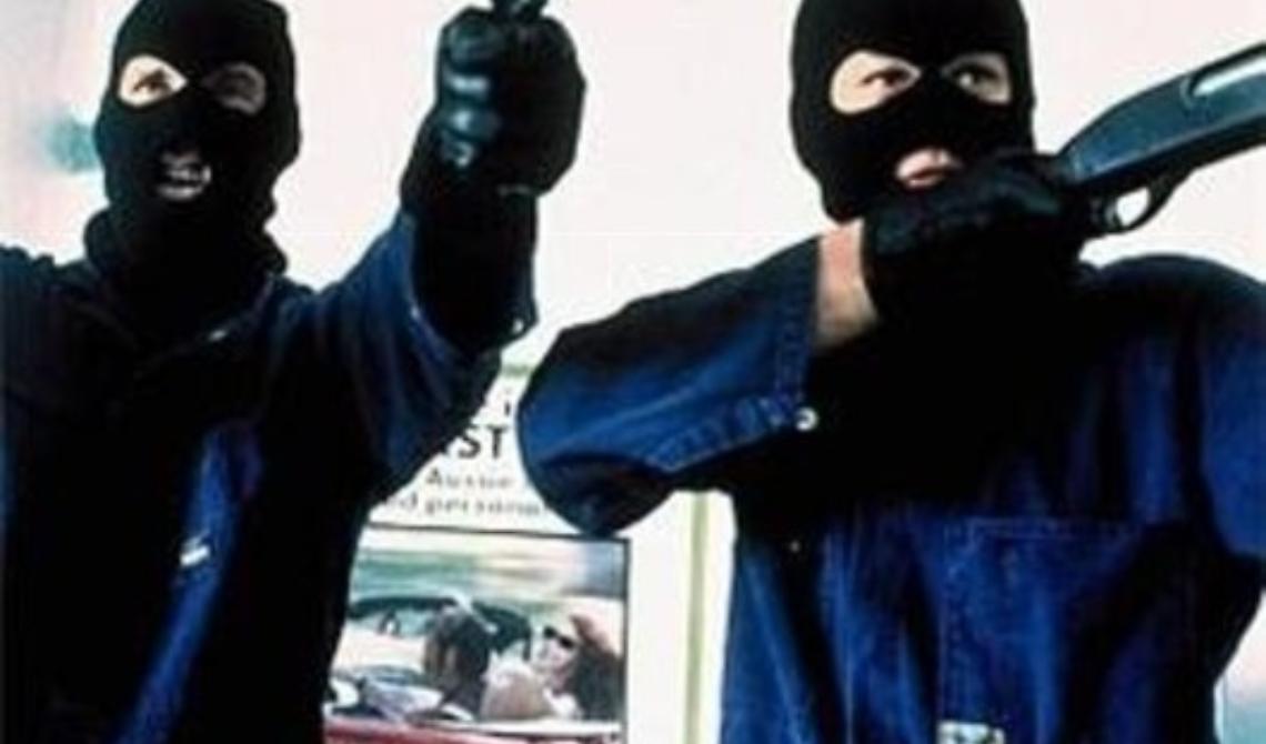 La banda della Lancia Lybra colpisce ancora: rapinata stazione di servizio "Ofanto Sud"