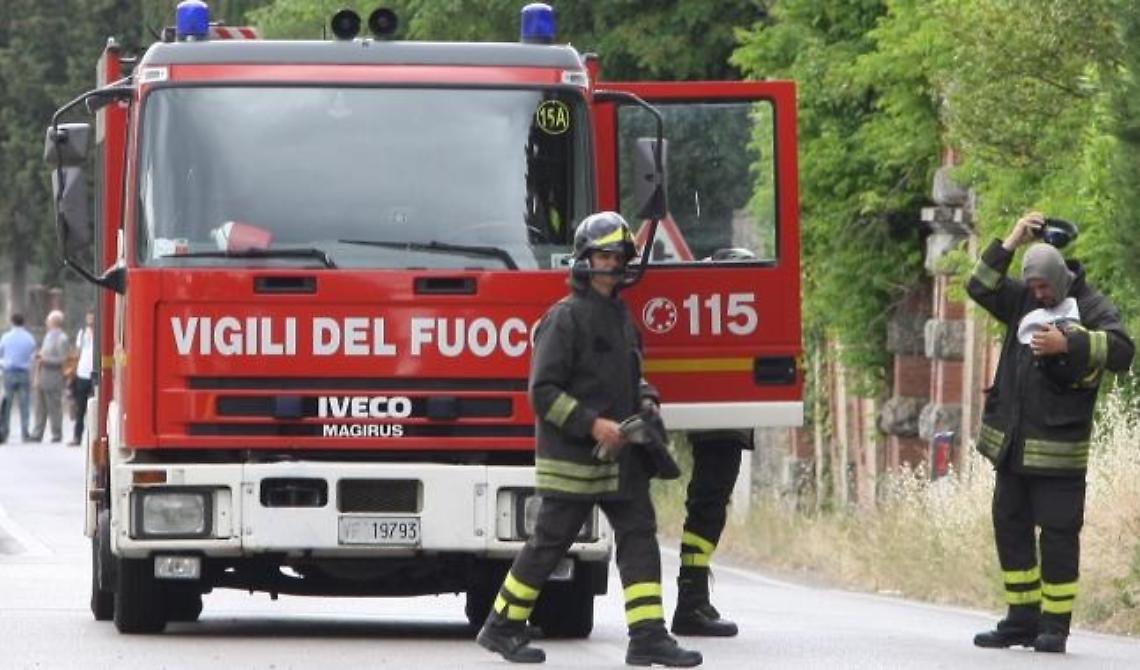 Lucera: esplosione davanti abitazione, illesa la famiglia 