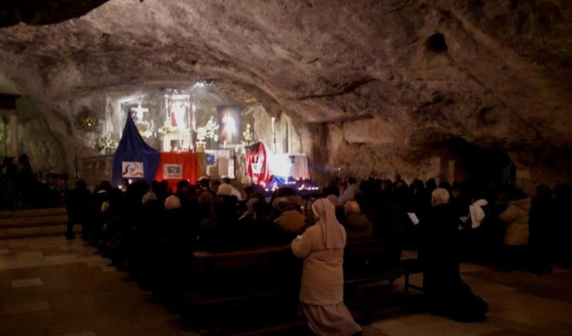 Veglia per la pace nella Sacra Grotta