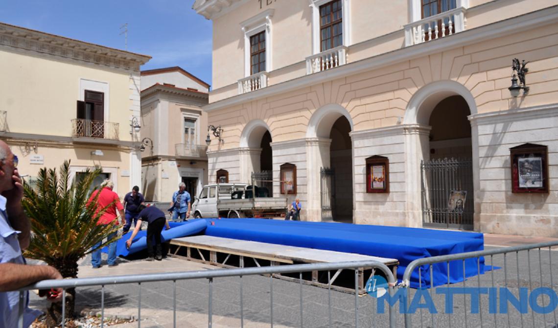 Stremato dalla febbre, Berlusconi non sarà a Foggia: «Verrà questa sera a Bari»