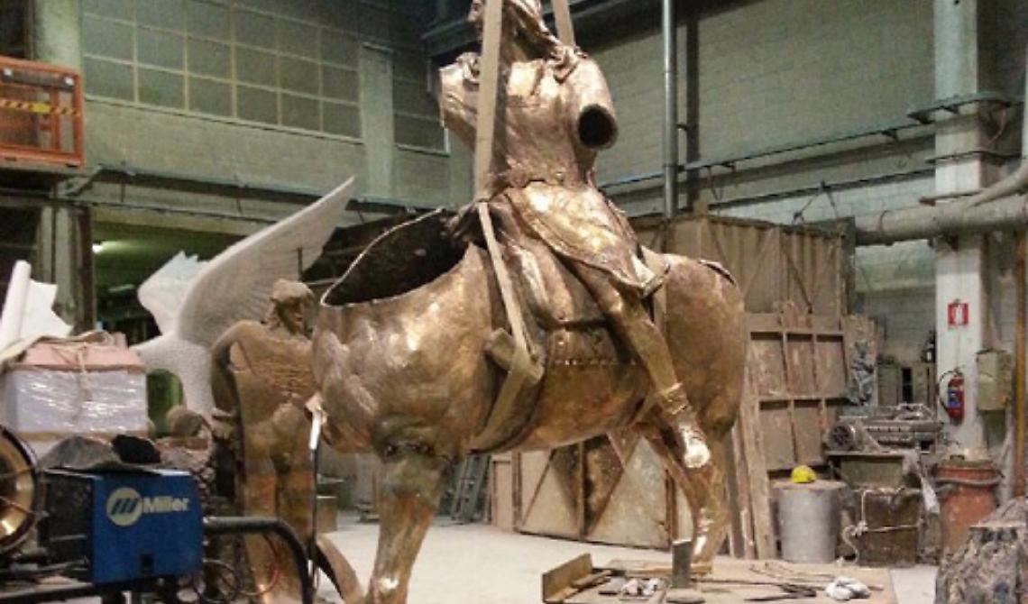 Re Manfredi a cavallo "torna" a Manfredonia