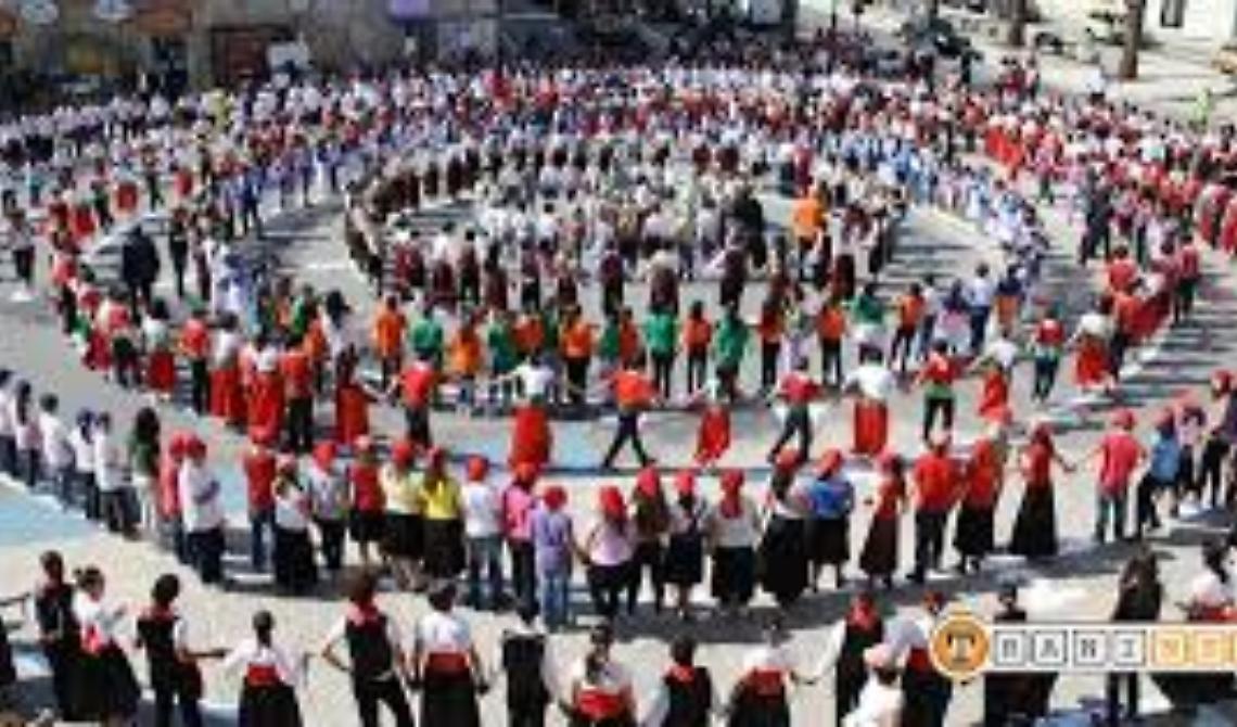 Danzarìa, il folk nella scuola. La scuola nelle piazze fa tappa a Biccari