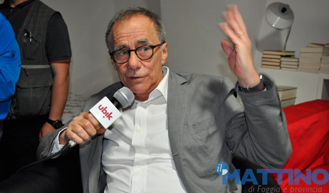A Foggia Roberto Vecchioni ‘canta’ la bellezza della grecità