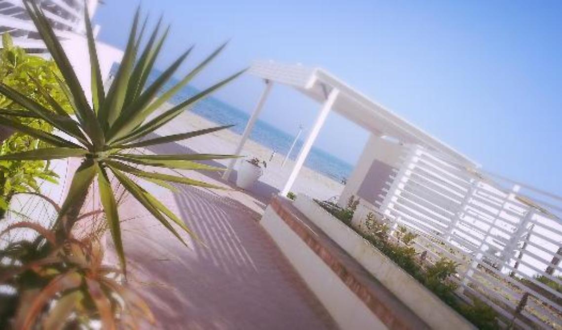 Pranzo spettacolo al Capolinea Beach di Siponto