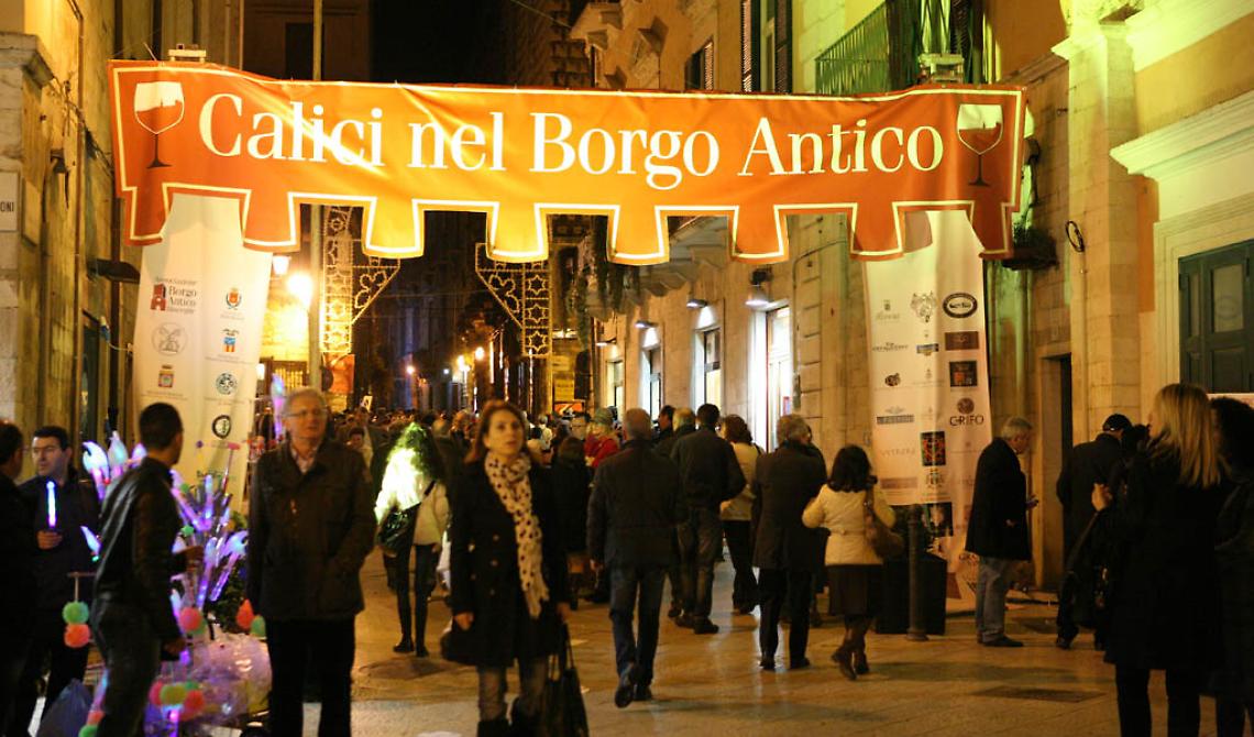 A Cerignola in alto i "Calici nel Borgo Antico"