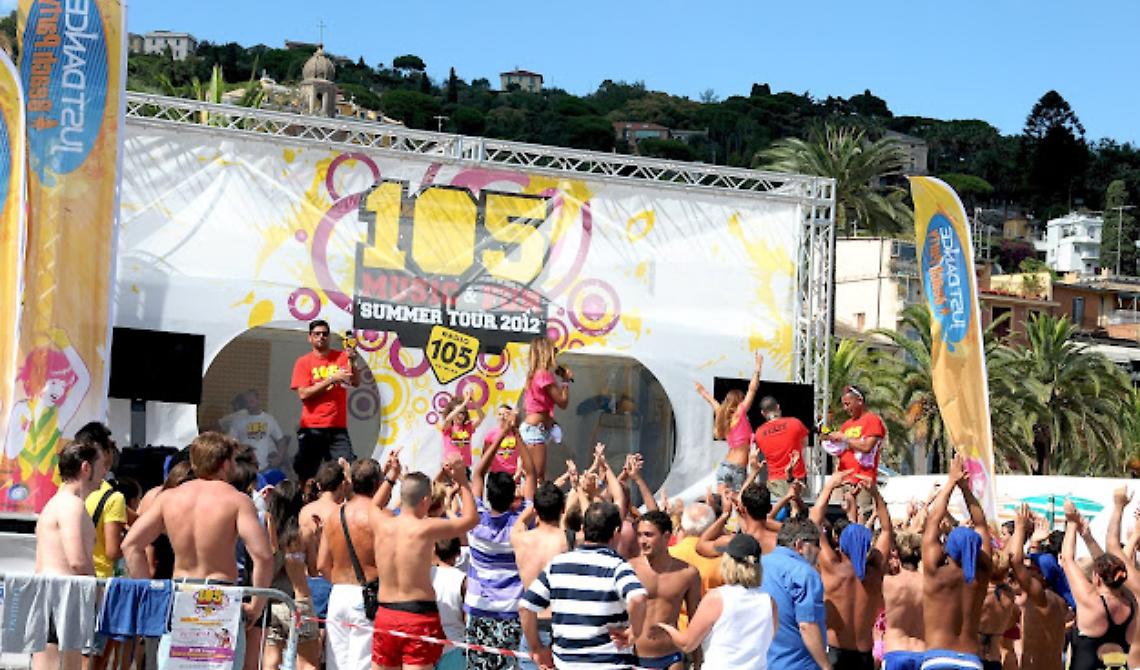 Oggi a Peschici la prima tappa del tour di Radio “105 Music & Fun” 