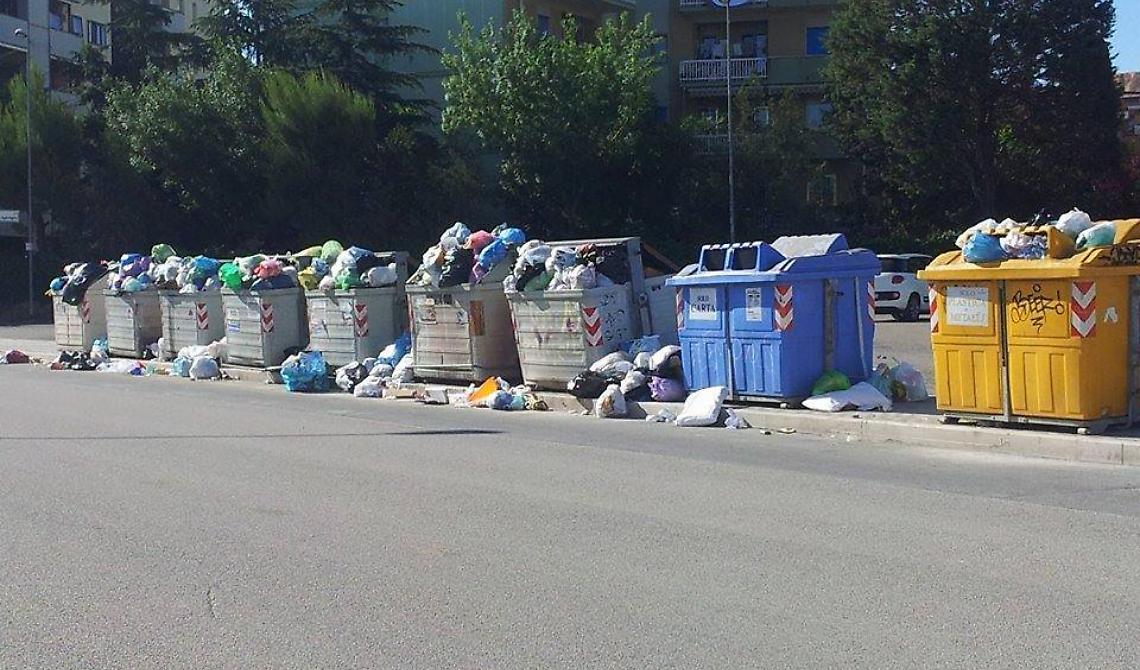 Foggia, così cambia il conferimento dei rifiuti nei cassonetti