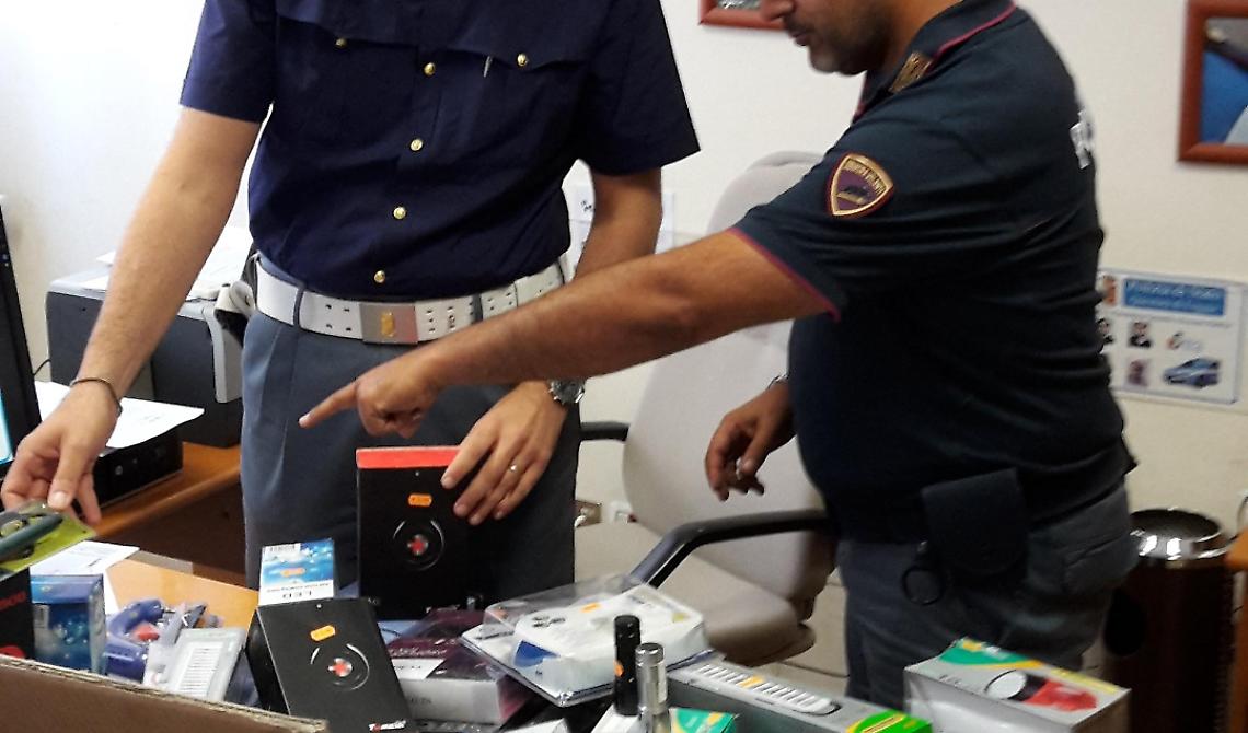 Blitz anticontraffazione: al setaccio gli scaffali di "Piazza Cina"