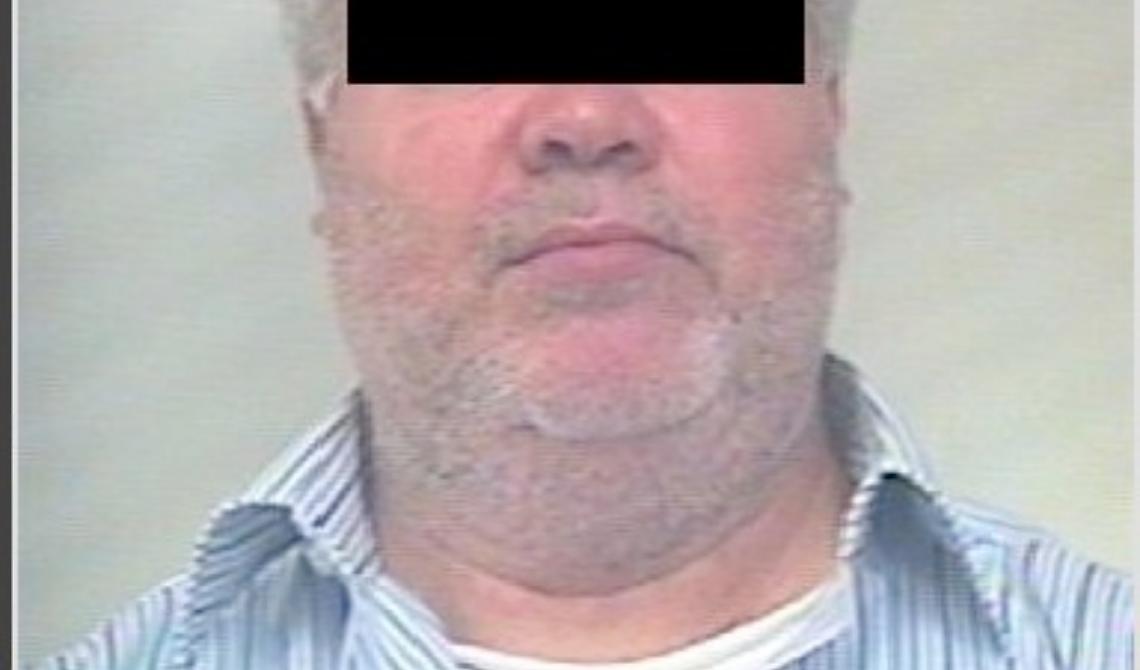 «Aspetta di compiere 16 anni e vedrai...»: arrestato il bidello con la "passione" per le minorenni 