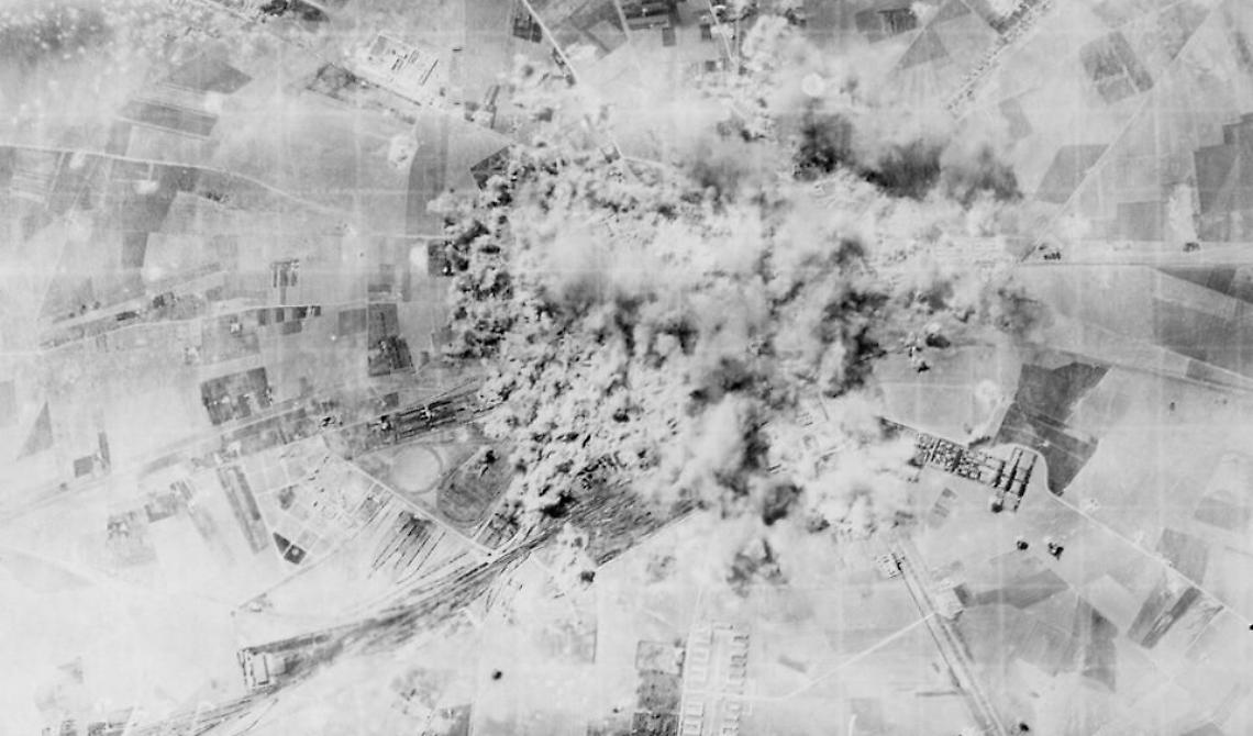 Oggi, 16 Luglio 1943, per Foggia inizia il vero calvario sotto le bombe che colpiscono gli aeroporti di San Nicola d'Arpi e Tortorella
