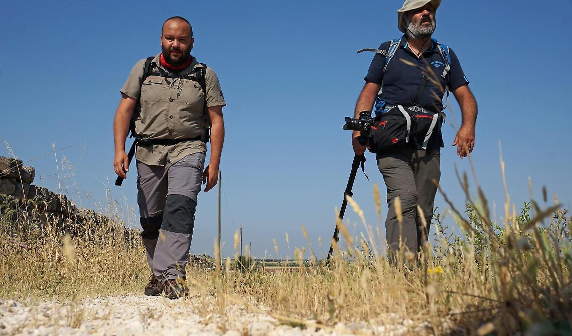  Viaggio lungo l'Appia perduta: a spasso con il giornalista  Paolo Rumiz ed il regista  Alessandro Scillitani