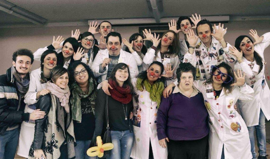 Foggia invasa dai 'nasi rossi', grazie al corso di Clownterapia