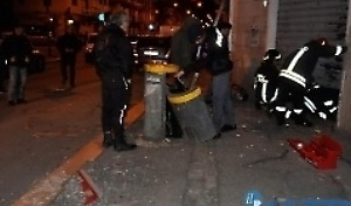 Bomba alla "Pizzeria Mia": gli agenti della mobile individuano l'autore