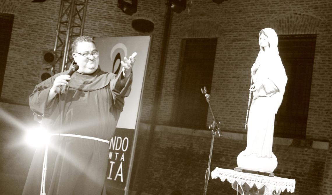 Fra Leonardo torna a cantare: 