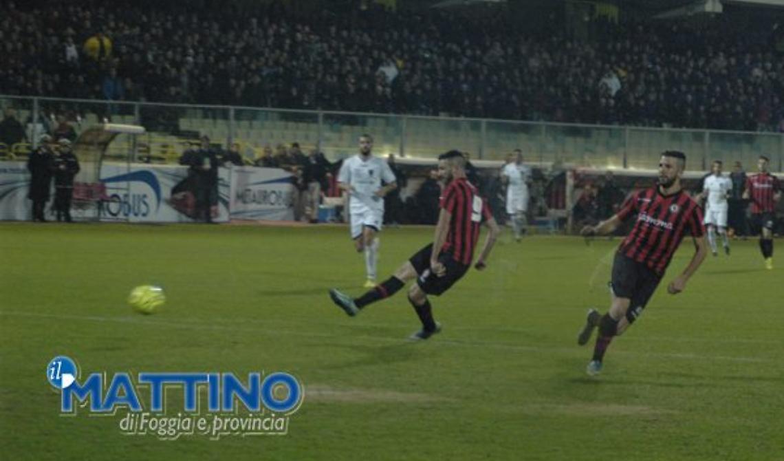 Il Foggia liquida il Cosenza e conquista, solo soletto, il secondo posto