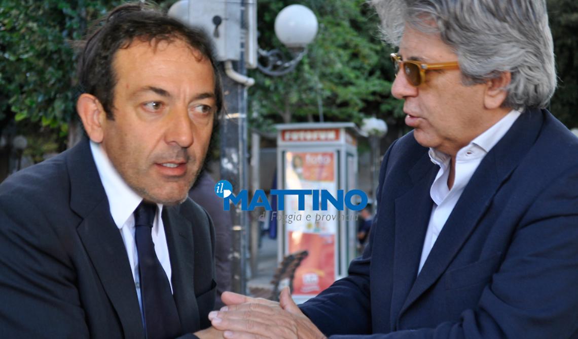Sotto l'albero di CamCom l'abbraccio tra De Filippo e Giuliano, con la benedizione di Porreca