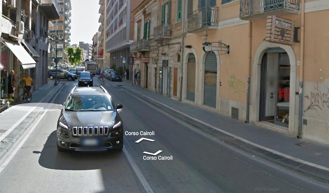 Corso Cairoli, malviventi segano la saracinesca e ripuliscono il negozio 