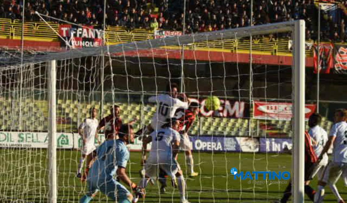 Le Vespe assediano l'alveare del Foggia e pungono i rossoneri