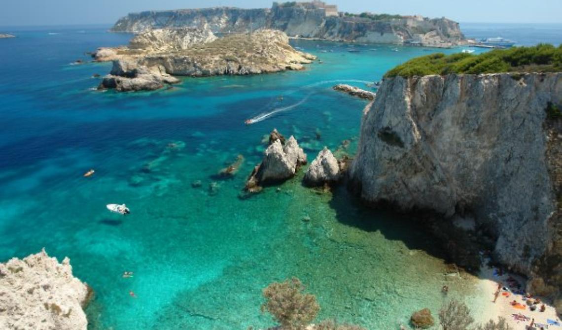 Renzi si vende il paradiso delle Tremiti alla Petroceltic per un piatto di lenticchie: vergogna!