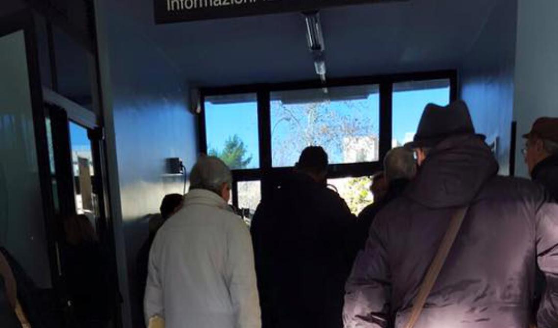 Prenotazioni, la Asl si attrezza per fronteggiare il caos: riaprono tre casse ticket alla Maternità
