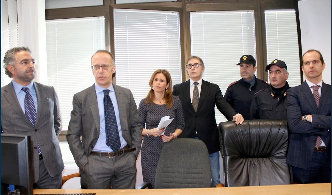 Arresti assalto Np Service, De Castris: «Non sono loro i padroni della città. Il Padrone è lo Stato»