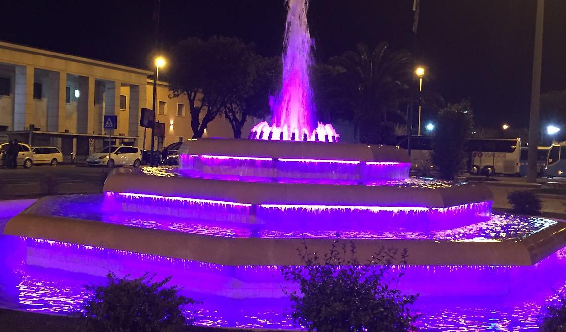 Alla stazione di Foggia la fontana accoglie l'EpilepsyDay colorandosi di viola