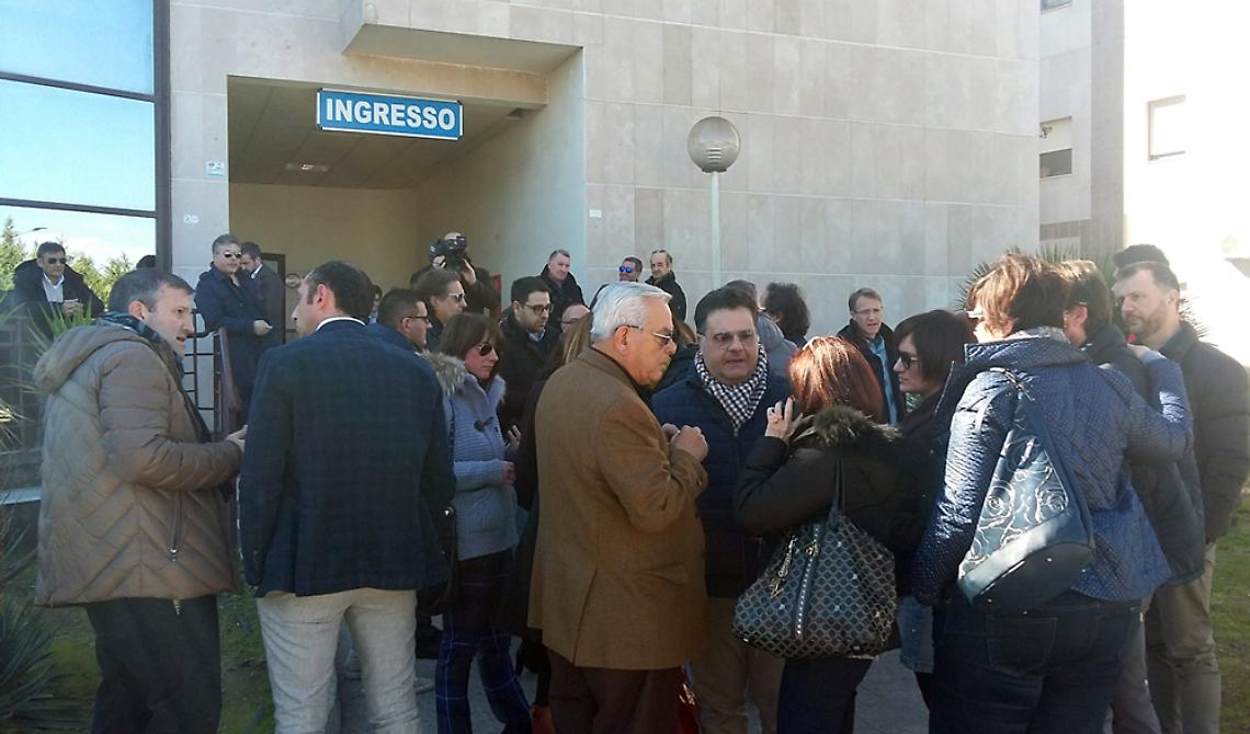 Ospedali, a S. Severo Miglio alza le barricate e a Cerignola la gente alza la voce: «Mo avast!»