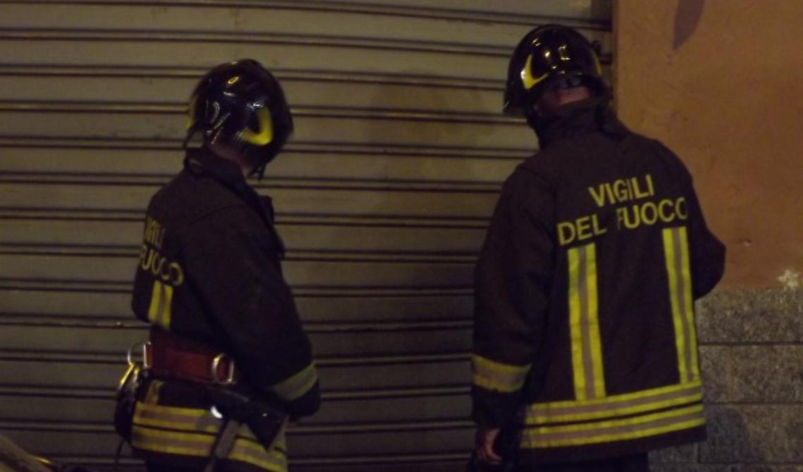 Foggia, in fiamme la saracinesca del bar "La Dolce Vita"