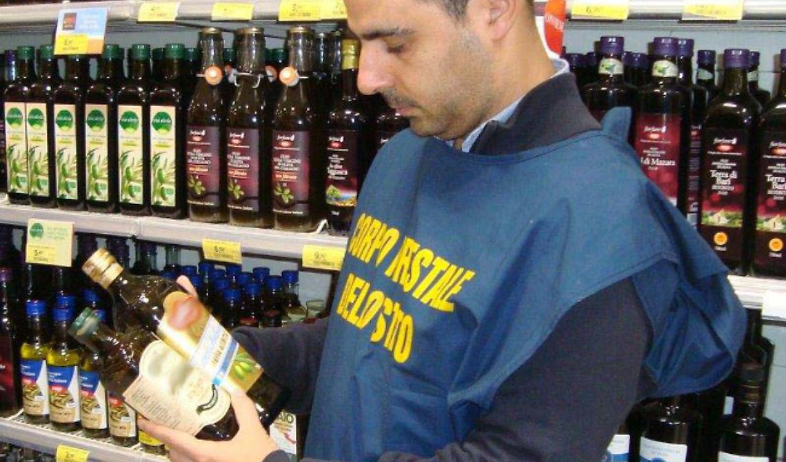 Da Foggia alla Toscana, la tratta dell'olio falso venduto come extravergine