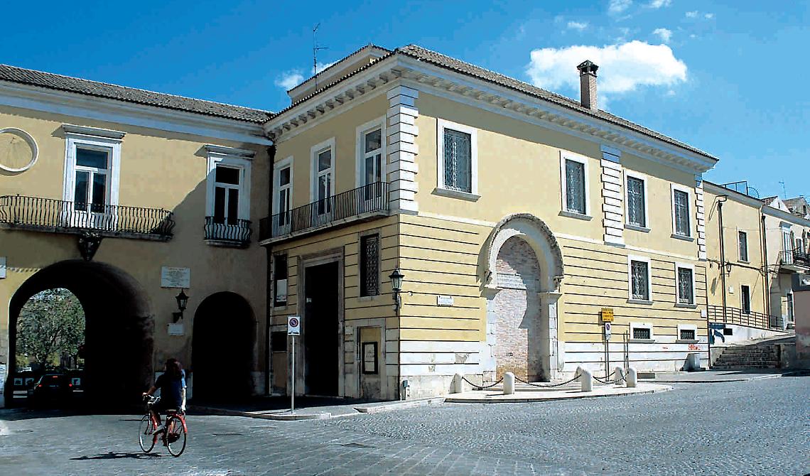 La mostra delle foto “Segnaletiche” di Pino Marchesino