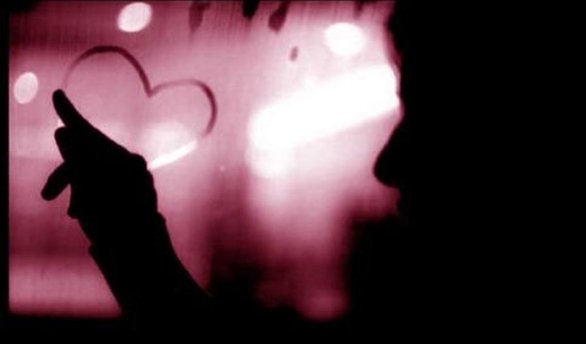 Restami qui, ai bordi maltrattati del cuore