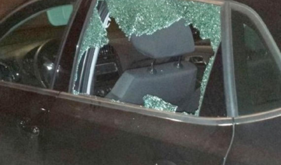  Via Natola e Via Grassi: raid vandalici, danneggiate auto in sosta 
