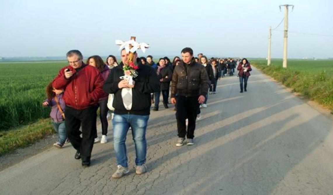 Da Castelluccio Valmaggiore al'Incoronata: 52 Km di fede percorsi, a piedi, nella notte