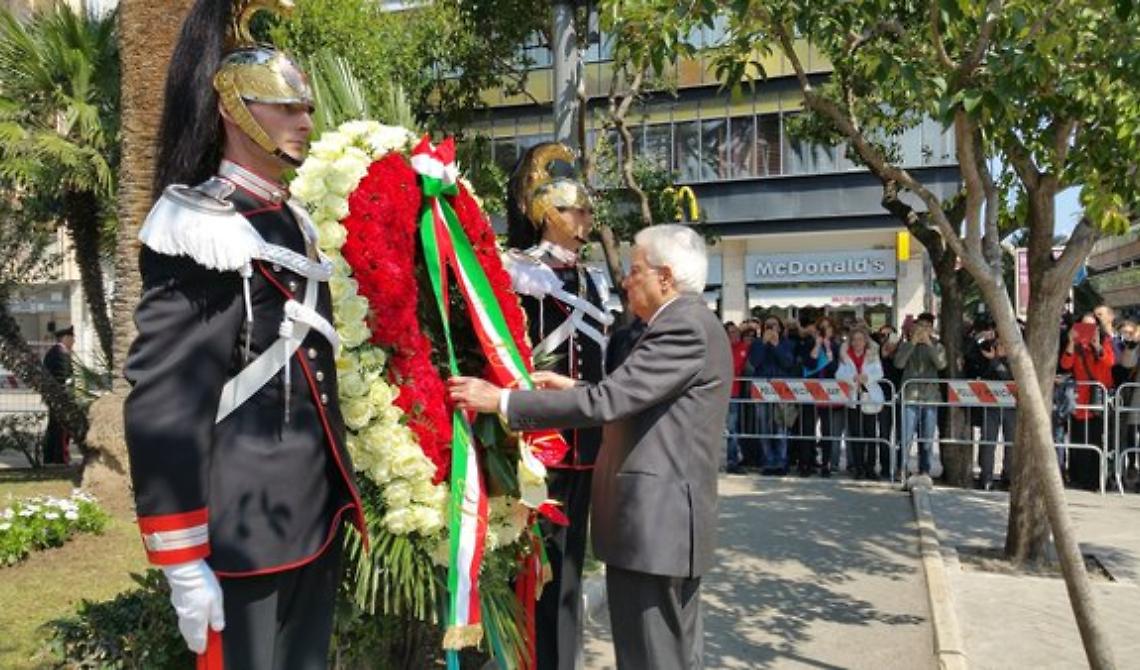 Mattarella a Bari rende onore ad Aldo Moro e inaugura "La Biennale delle Memorie"