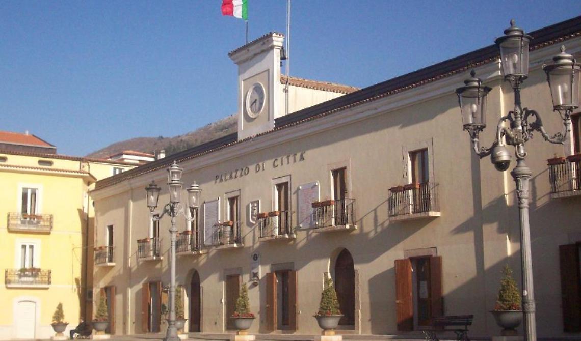 Nella città di San Pio in troppi a chiedere la grazia di un voto 