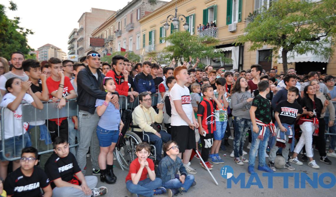 E per FoggiaLecce Landella riporta il piazza il maxischermo