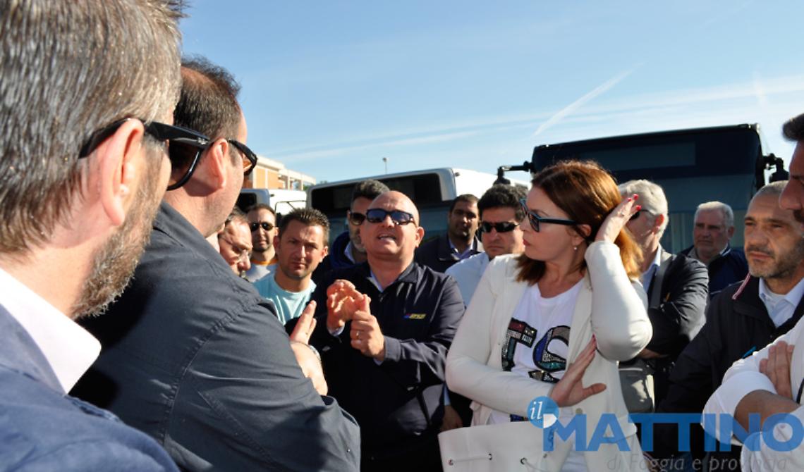 I sindacati diffidano Ataf: «Gravissimo tagliare gli stipendi fino a 600 euro»