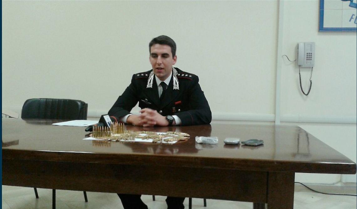 Quattrocento  proiettili per kalashnikov nascosti nell'auto: un arresto