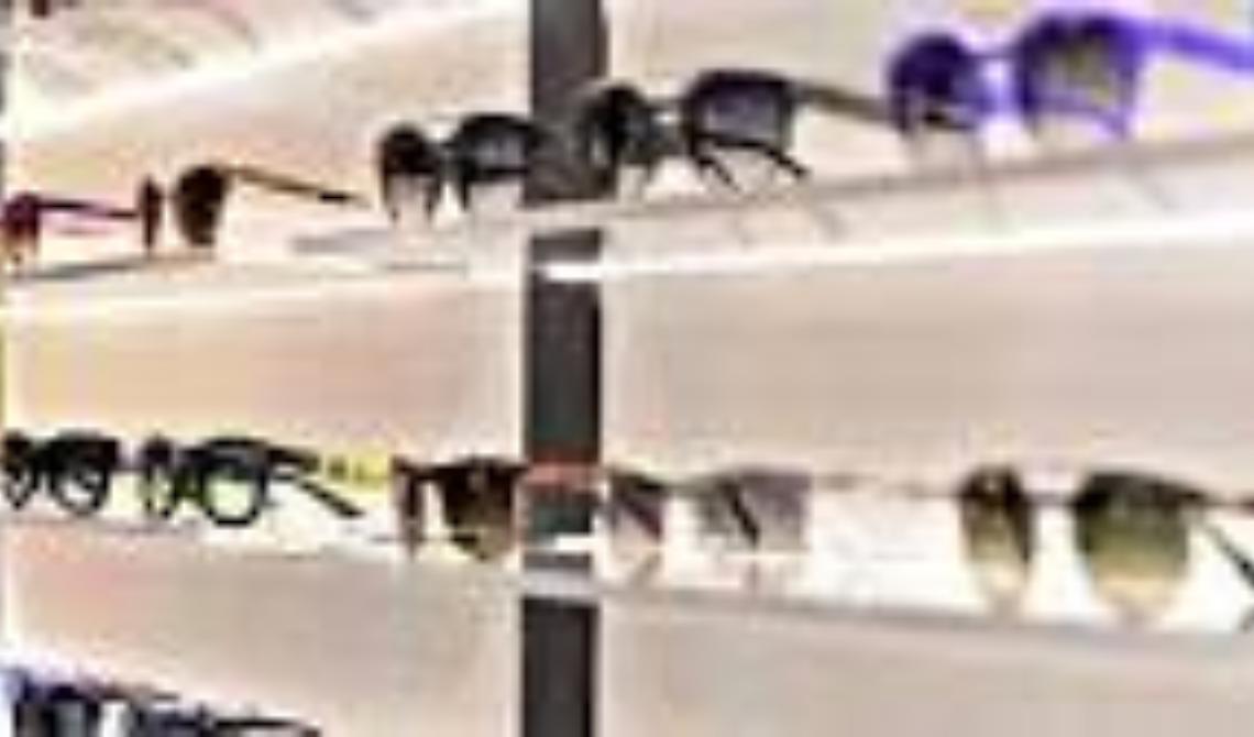 Furto all'ottica “Vision Puglia”: rubati occhiali e registratore di cassa