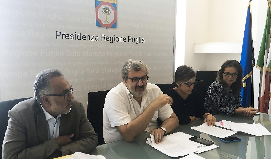 In Puglia Emiliano chiama i cittadini a partecipare per legge al governo del territorio