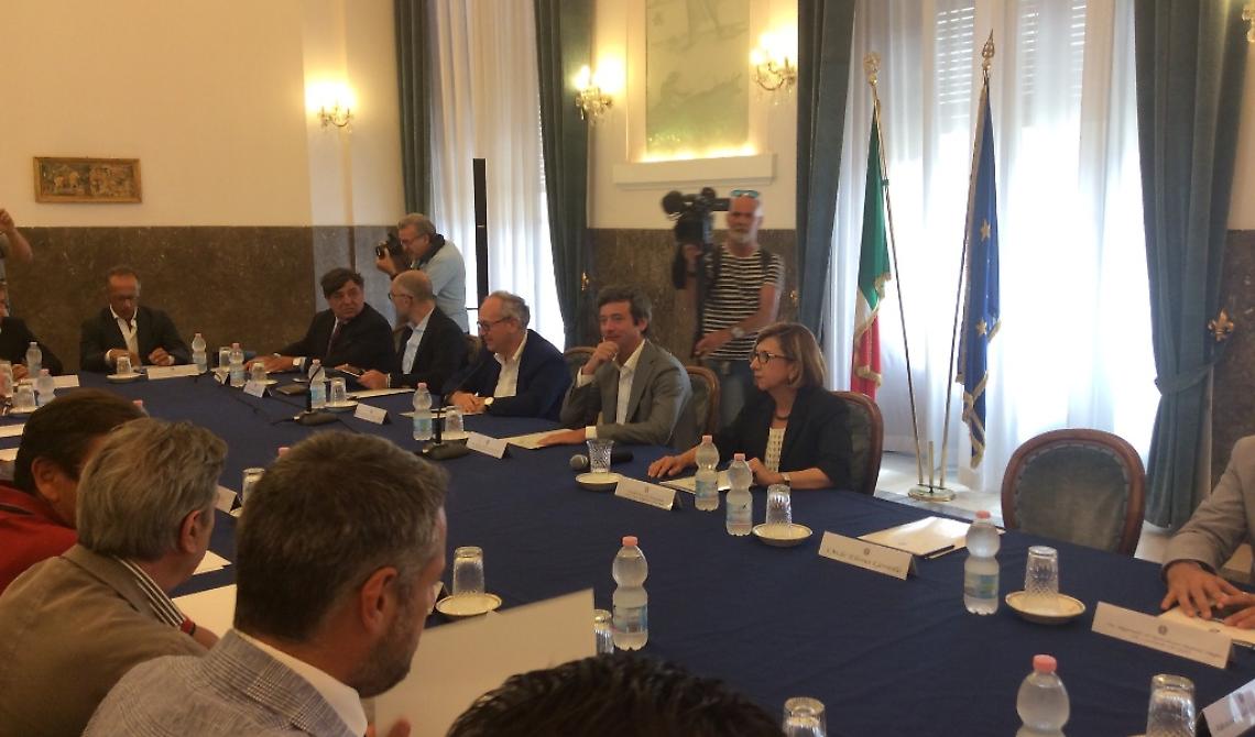 Vertice in Prefettura, il Ministro Orlando: «Non confondere il caporalato con il fenomeno migratorio»