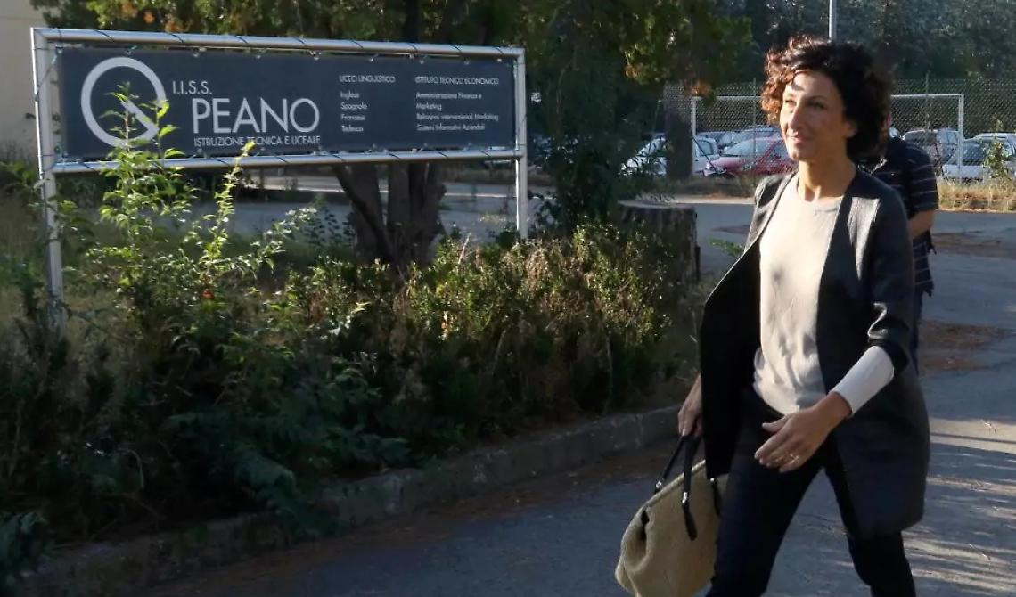Dal Sud esodo di docenti, la moglie di Renzi assunta per chiamata diretta a due passi da casa