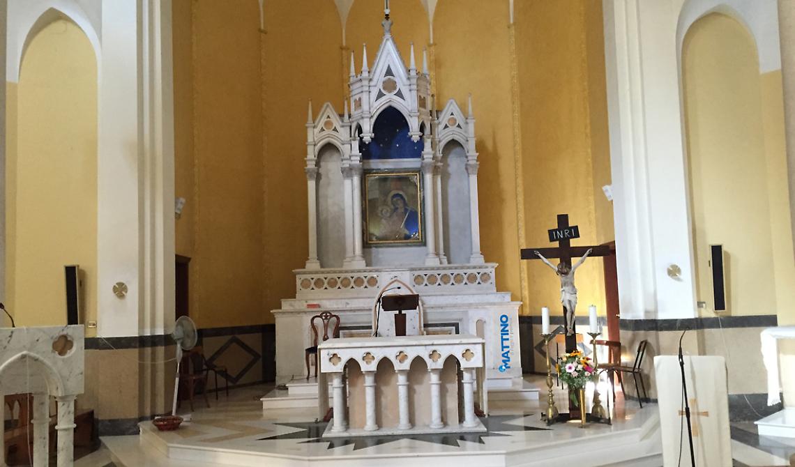 Foggia, rubano ostie benedette a Santa Maria della Croce. L'arcivescovo: «Macabro gesto»