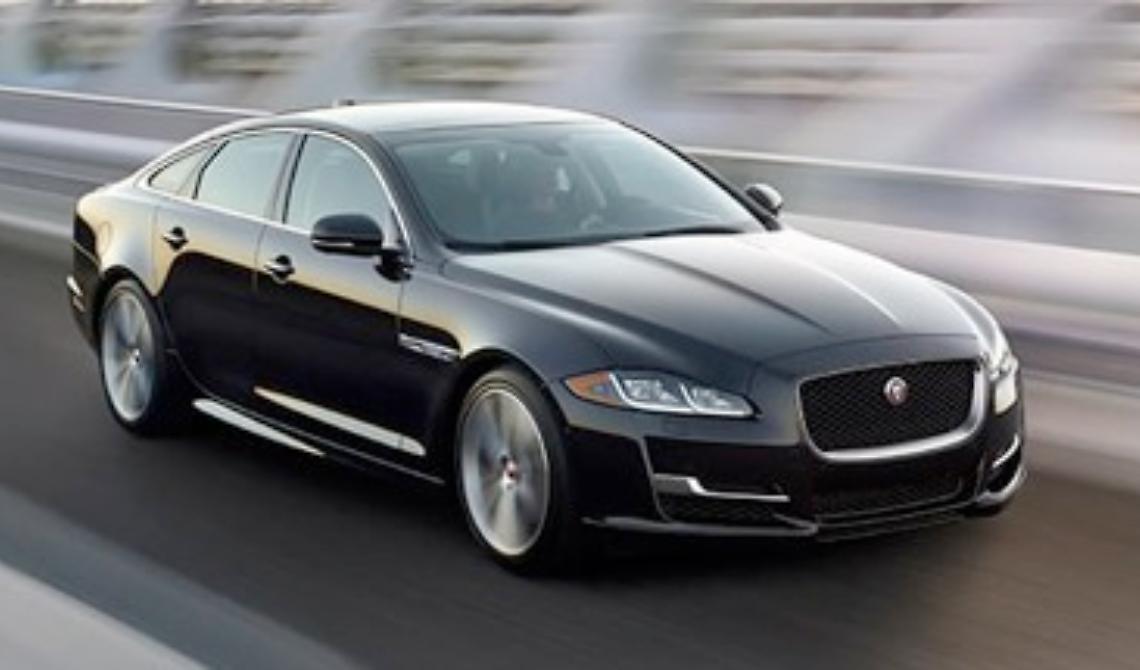 Cerignola, Statale 16: automobilista rapinato di una Jaguar